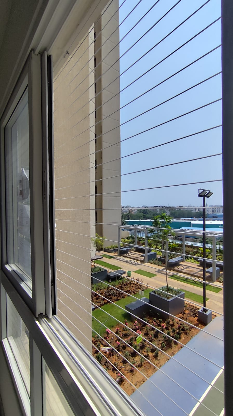 Invisible grill for penthouse